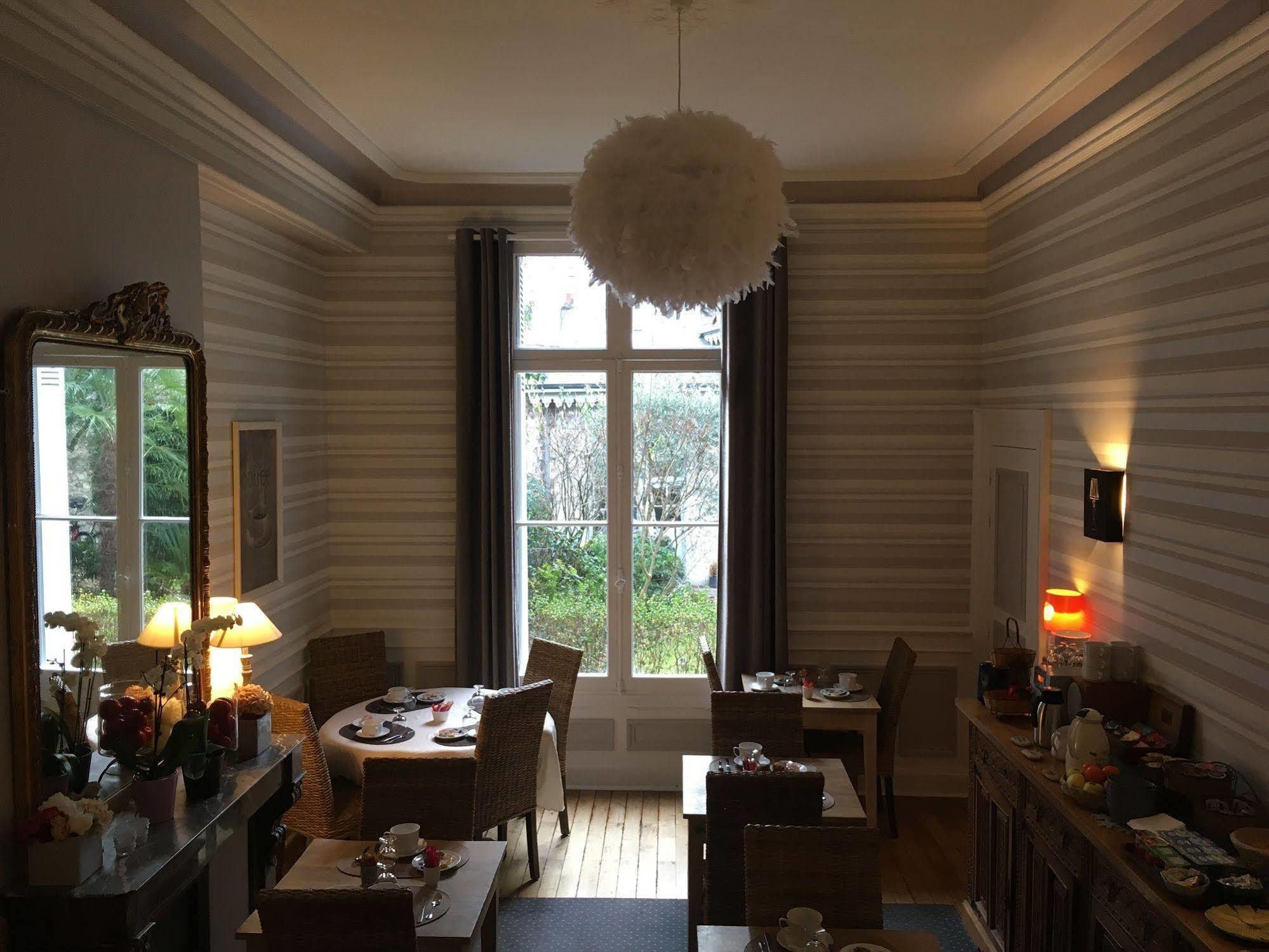 Hotel Val De Loire ตูร์ ภายนอก รูปภาพ